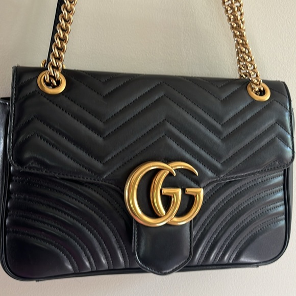 GG MARMONT MEDIUM SHOULDER BAG - Picture 1 of 14